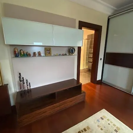 Villa Gazitepe'de 3 Katlı, Havuzlu Lüks Silivri