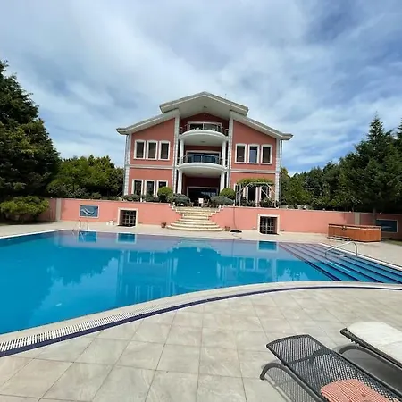 Gazitepe'de 3 Katli, Havuzlu Lueks * סיליברי