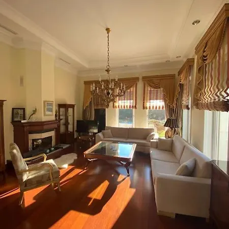 Gazitepe'de 3 Katli, Havuzlu Lueks וילה