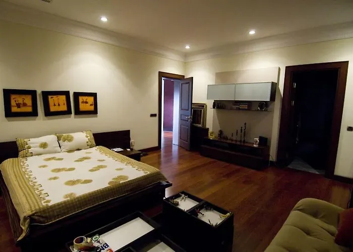 Gazitepe'de 3 Katlı, Havuzlu Lüks * Silivri