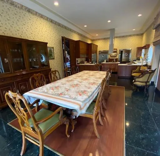 Gazitepe'de 3 Katlı, Havuzlu Lüks Silivri