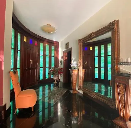 Gazitepe'de 3 Katlı, Havuzlu Lüks