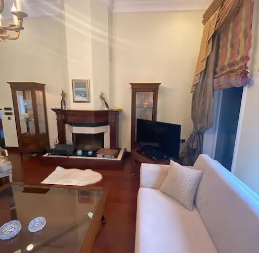 Villa Gazitepe'de 3 Katlı, Havuzlu Lüks Silivri