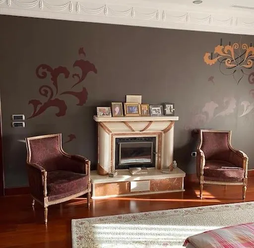 Villa Gazitepe'de 3 Katlı, Havuzlu Lüks