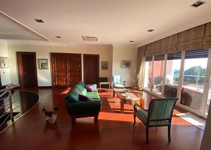 Gazitepe'de 3 Katlı, Havuzlu Lüks