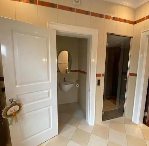 Gazitepe'de 3 Katlı, Havuzlu Lüks Villa *