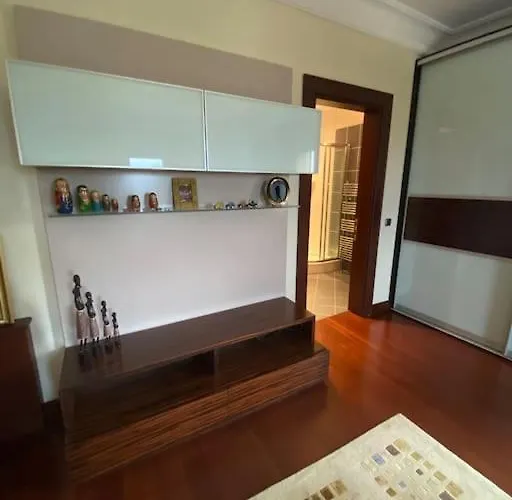 Villa Gazitepe'de 3 Katlı, Havuzlu Lüks Silivri