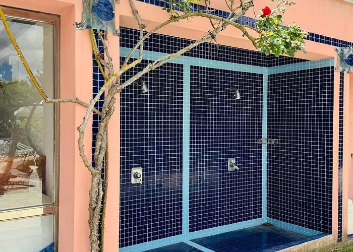 Villa Gazitepe'de 3 Katlı, Havuzlu Lüks Silivri