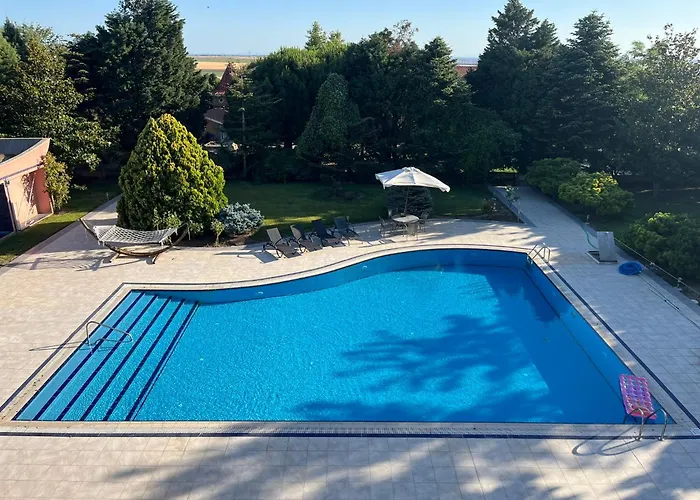 Gazitepe'de 3 Katlı, Havuzlu Lüks *